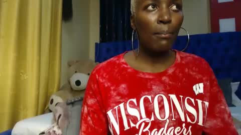 Snapshot of prettyquee chatting on 12, 1, 2025 sasha online show from 12, 1, 2025