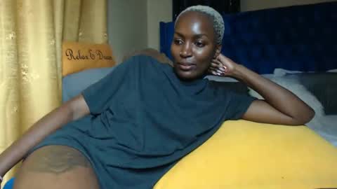 Snapshot of prettyquee chatting on 5, 3, 2025 sasha online show from 5, 3, 2025