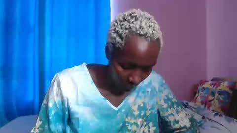 Snapshot of prettyquee chatting on 17, 10, 2025 sasha online show from 17, 10, 2025