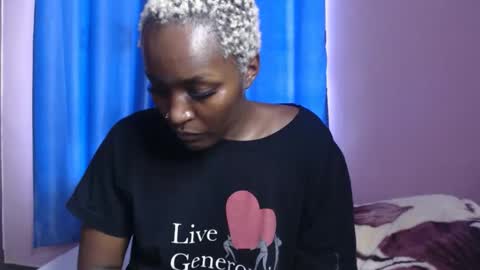 Snapshot of prettyquee chatting on 22, 10, 2025 sasha online show from 22, 10, 2025