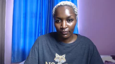 Snapshot of prettyquee chatting on 24, 10, 2025 sasha online show from 24, 10, 2025