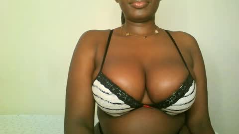 Snapshot of prettyvishy chatting on 7, 7, 2026 prettyvishy online show from 7, 7, 2026