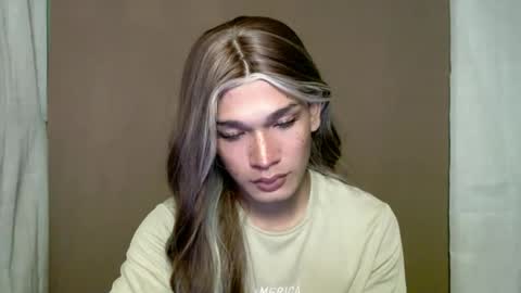 Snapshot of pricelessbeautyxxx chatting on 5, 12, 2025 TINA online show from 5, 12, 2025