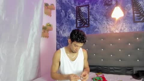 prince_arthur77 online show from 9, 11, 2025