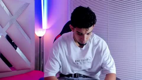 prince_arthur77 online show from 21, 7, 2026