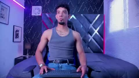 prince_arthur77 online show from 22, 7, 2026