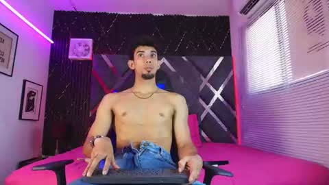 prince_arthur77 online show from 28, 7, 2026