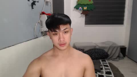 Snapshot of princeadrianx chatting on 17, 12, 2025 Prince Adrian online show from 17, 12, 2025