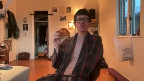 Peaches online show from 22, 1, 2025