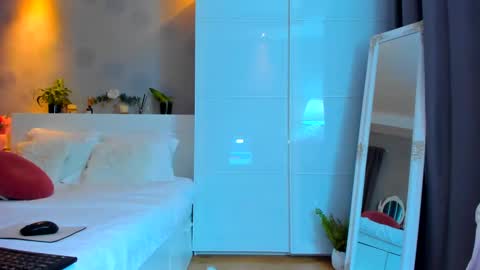 Haziel -  online show from 13, 12, 2024