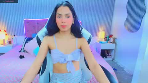 Snapshot of princess_skinny18 chatting on 22, 6, 2026 princess_skinny18 online show from 22, 6, 2026