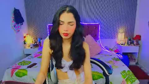 Snapshot of princess_skinny18 chatting on 9, 7, 2026 princess_skinny18 online show from 9, 7, 2026