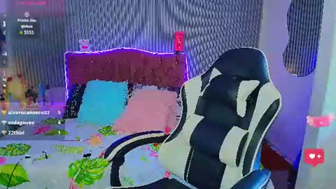 Snapshot of princess_skinny18 chatting on 17, 7, 2026 princess_skinny18 online show from 17, 7, 2026