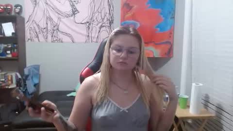 Snapshot of princessandthebear03 chatting on 2, 11, 2025 Will and Kaley online show from 2, 11, 2025