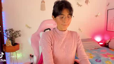 princessluna_14 online show from 25, 6, 2026