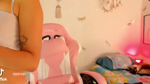 princessluna_14 online show from 11, 7, 2026