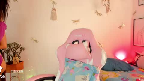 princessluna_14 online show from 12, 7, 2026
