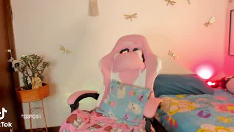 princessluna_14 online show from 15, 7, 2026