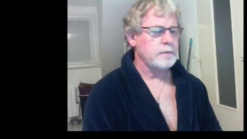 Snapshot of ptitrouquin chatting on 29, 10, 2025 ptitrouquin online show from 29, 10, 2025