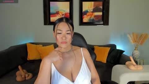 Snapshot of puiyee_ chatting on 18, 9, 2025 Pui Yee  online show from 18, 9, 2025
