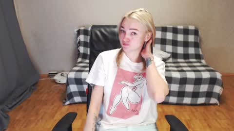 Snapshot of puma_ma chatting on 10, 12, 2024 Polly online show from 10, 12, 2024