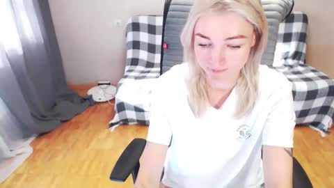 Snapshot of puma_ma chatting on 16, 9, 2025 Polly online show from 16, 9, 2025