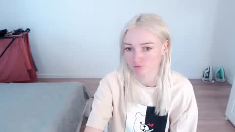 Polly online show from 9, 8, 2026