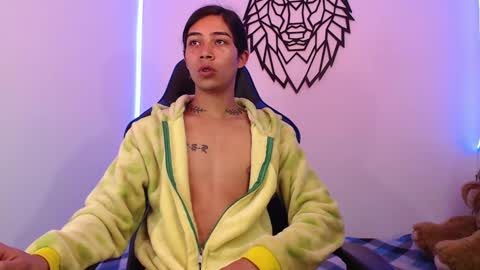 Snapshot of pupi_wolf chatting on 22, 2, 2025 Cris online show from 22, 2, 2025