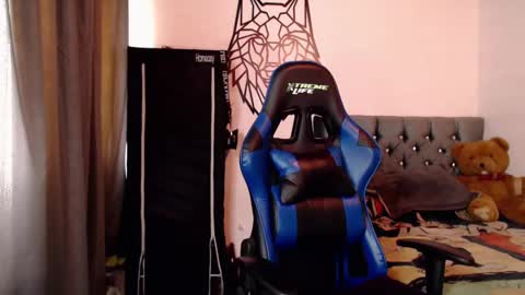 Snapshot of pupi_wolf chatting on 9, 9, 2025 Cris online show from 9, 9, 2025