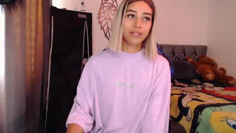 Snapshot of pupi_wolf chatting on 2, 10, 2025 Cris online show from 2, 10, 2025