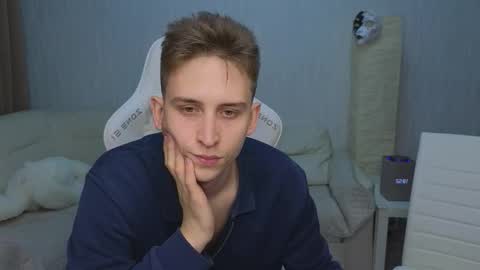 Snapshot of pupsenish chatting on 6, 10, 2025 Jesse online show from 6, 10, 2025