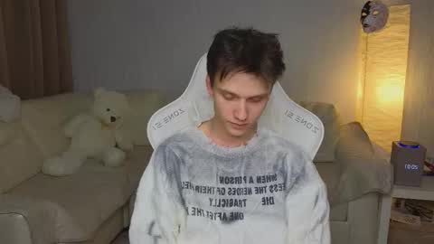 Snapshot of pupsenish chatting on 12, 10, 2025 Jesse online show from 12, 10, 2025