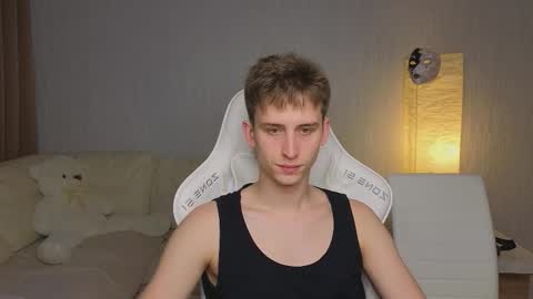 Snapshot of pupsenish chatting on 25, 10, 2025 Jesse online show from 25, 10, 2025