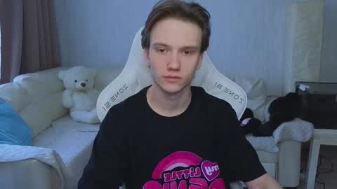 Snapshot of pupsenish chatting on 28, 2, 2026 Jesse online show from 28, 2, 2026