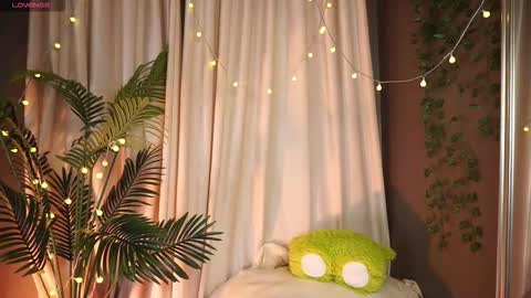 Snapshot of pure_dirt chatting on 13, 9, 2025 constant schedule Wednesday Friday Saturday Sunday The Rosemarie online show from 13, 9, 2025