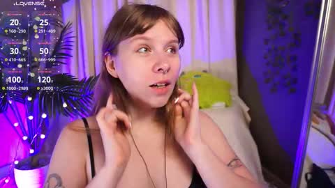 Snapshot of pure_dirt chatting on 21, 9, 2025 constant schedule Wednesday Friday Saturday Sunday The Rosemarie online show from 21, 9, 2025