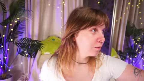 Snapshot of pure_dirt chatting on 4, 10, 2025 constant schedule Wednesday Friday Saturday Sunday The Rosemarie online show from 4, 10, 2025