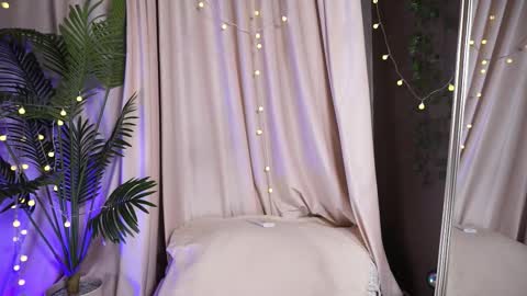 Snapshot of pure_dirt chatting on 22, 10, 2025 constant schedule Wednesday Friday Saturday Sunday The Rosemarie online show from 22, 10, 2025