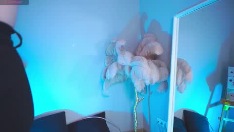 Snapshot of pure_dirt chatting on 15, 11, 2025 constant schedule Wednesday Friday Saturday Sunday The Rosemarie online show from 15, 11, 2025