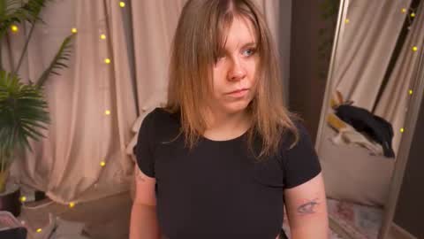 Snapshot of pure_dirt chatting on 7, 2, 2026 constant schedule Wednesday Friday Saturday Sunday The Rosemarie online show from 7, 2, 2026