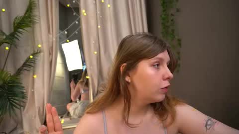 Snapshot of pure_dirt chatting on 25, 2, 2026 constant schedule Wednesday Friday Saturday Sunday The Rosemarie online show from 25, 2, 2026