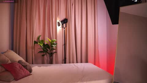 Snapshot of pure_dirt chatting on 26, 3, 2026 constant schedule Wednesday Friday Saturday Sunday The Rosemarie online show from 26, 3, 2026