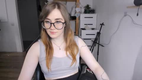 Snapshot of pureheartt chatting on 15, 9, 2025 I am Mila online show from 15, 9, 2025