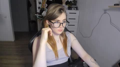 Snapshot of pureheartt chatting on 23, 9, 2025 I am Mila online show from 23, 9, 2025