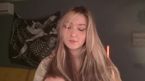 Bella online show from 4, 5, 2026