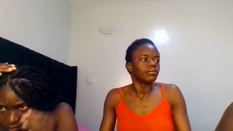 Snapshot of purple_honey2 chatting on 18, 6, 2026 Honey online show from 18, 6, 2026