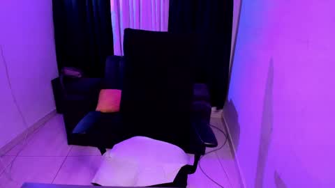 MEGANNNN online show from 30, 5, 2026