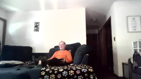 Mark online show from 14, 10, 2025