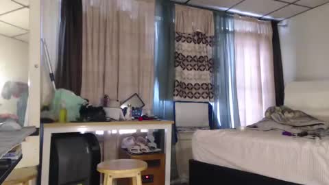 Snapshot of putiputi4u chatting on 4, 1, 2025 putiputi4u online show from 4, 1, 2025