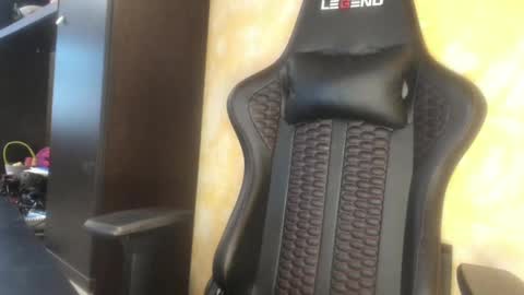 L online show from 5, 1, 2025